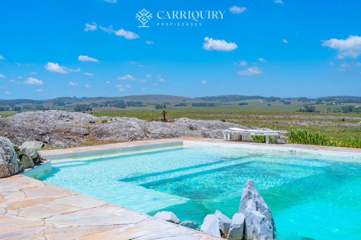 Chacra ID.9485/Venta-y-Alquiler-de-excelente-chacra-hotel-en-MANANTIALES - Venta chacra en Ruta 9 con espectacular vista a Laguna del Sauce.