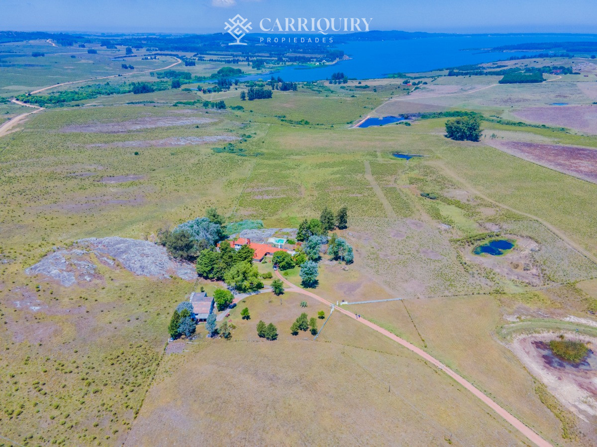 Chacra ID.9485/Venta-y-Alquiler-de-excelente-chacra-hotel-en-MANANTIALES - Venta chacra en Ruta 9 con espectacular vista a Laguna del Sauce.