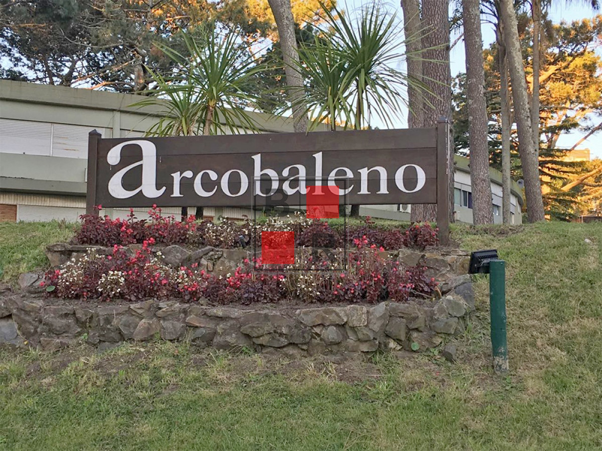 Apartamento ID.1063 - Venta Apartamento en Punta del Este Complejo Arcobaleno
