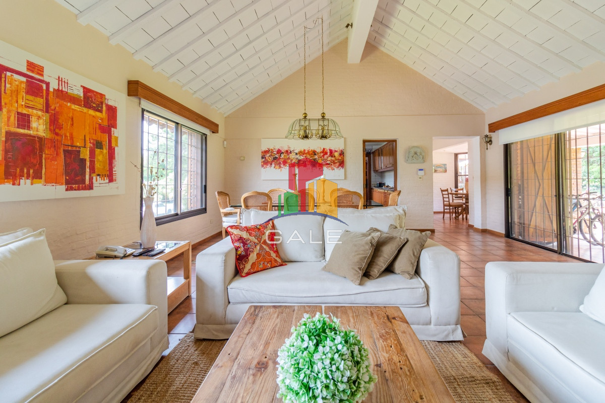 Casa ID.2216 - Venta Casa en Punta del Este Mansa