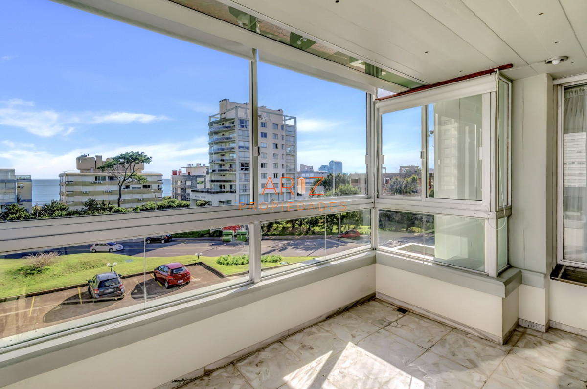 Apartamento ID.2125 - Venta Apartamento en Punta del Este Torre Fragata en Mansa 3 DORMITORIOS 2 BAÑOS