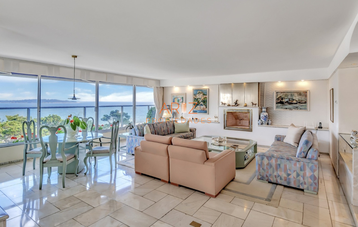 Apartamento ID.2196 - Venta Apartamento en Punta del Este Golden Gate 1ra Línea de Mansa