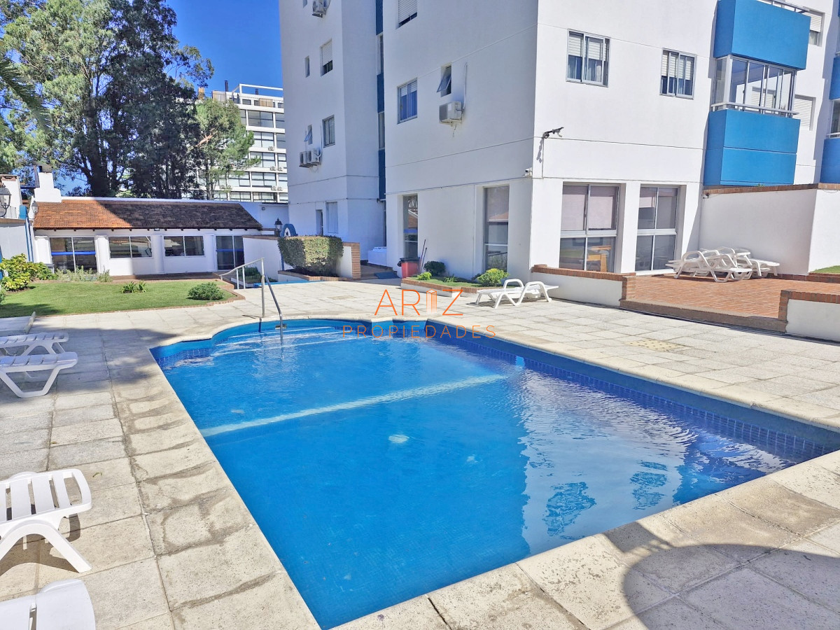 Apartamento ID.1841 - Venta OPORTUNIDAD Apartamento en Punta del Este Edificio Leblon Roosevelt