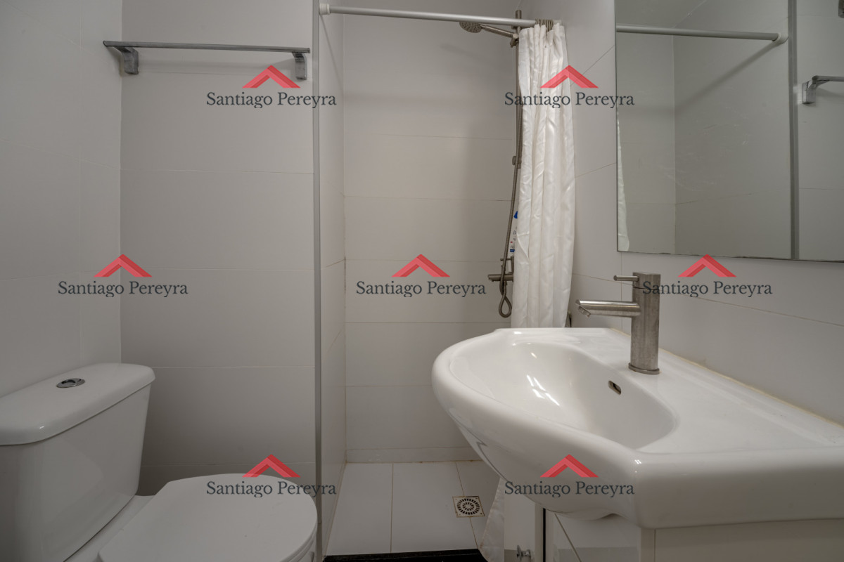 Apartamento ID.17089 - Apartamento en Punta del Este Tiburón I en 1ra Línea de Brava Totalmente Reciclado