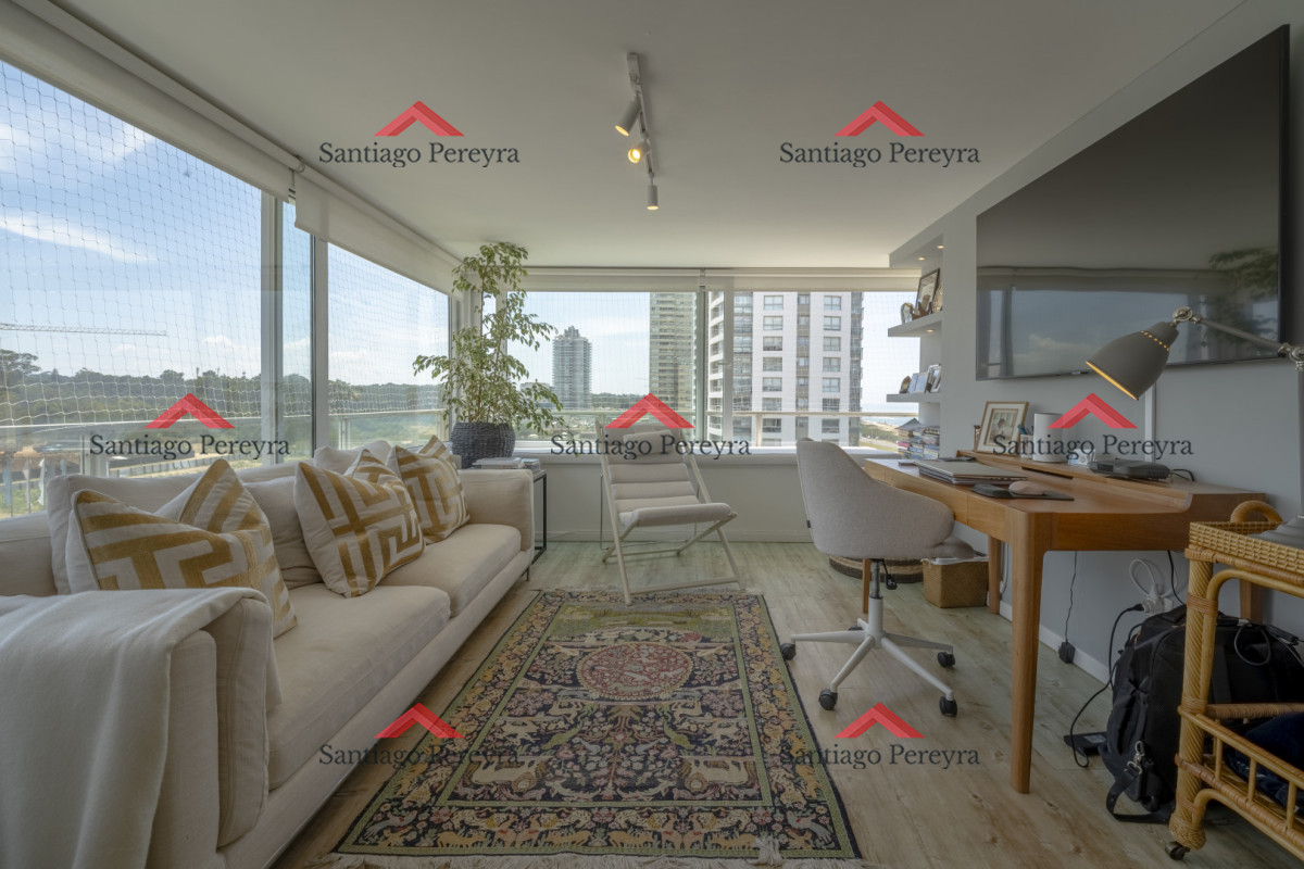 Apartamento ID.17089 - Apartamento en Punta del Este Tiburón I en 1ra Línea de Brava Totalmente Reciclado
