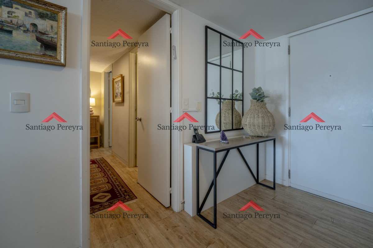 Apartamento ID.17089 - Apartamento en Punta del Este Tiburón I en 1ra Línea de Brava Totalmente Reciclado