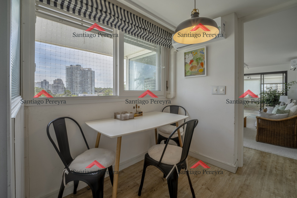 Apartamento ID.17089 - Apartamento en Punta del Este Tiburón I en 1ra Línea de Brava Totalmente Reciclado
