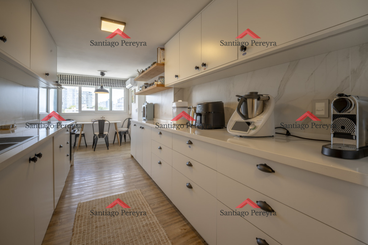 Apartamento ID.17089 - Apartamento en Punta del Este Tiburón I en 1ra Línea de Brava Totalmente Reciclado