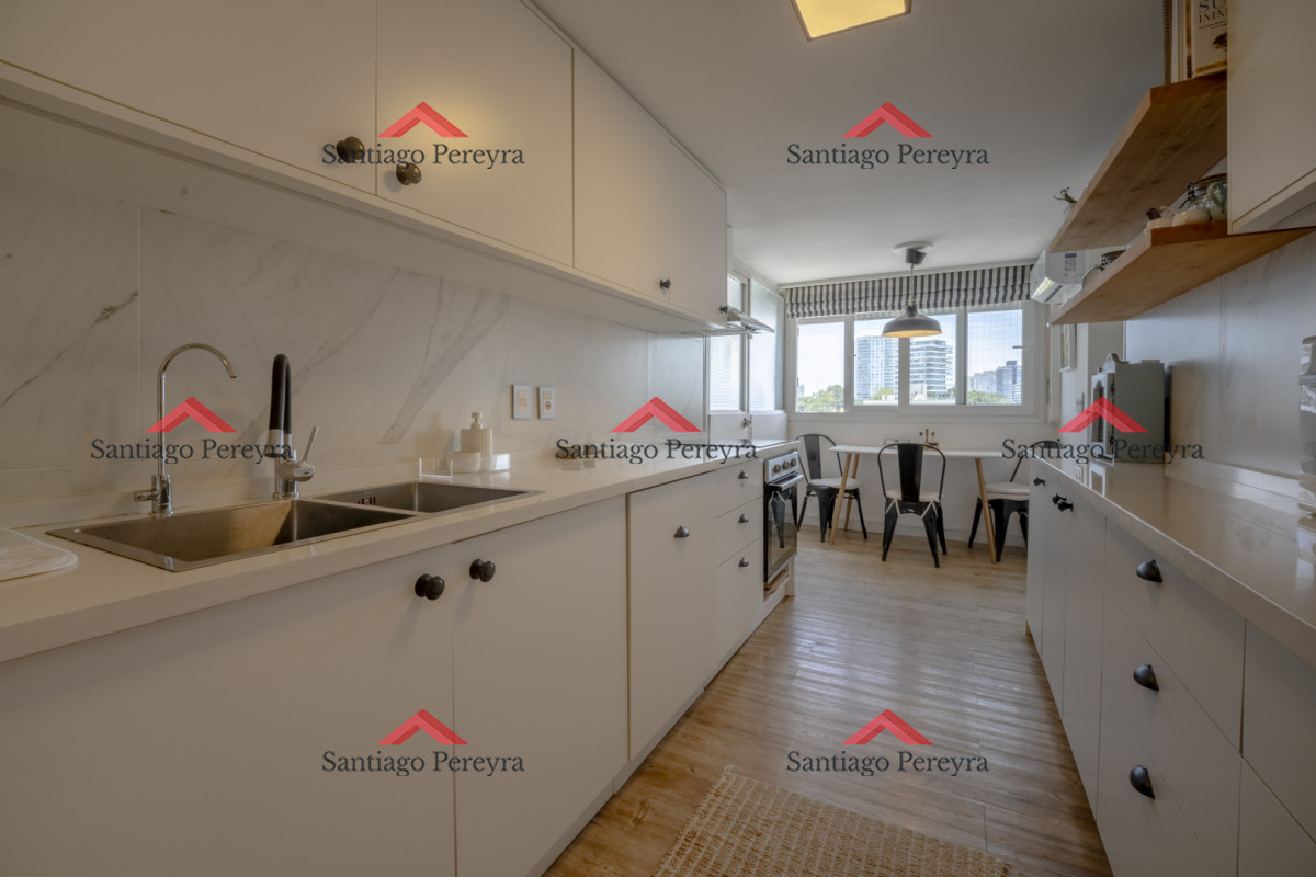 Apartamento ID.17089 - Apartamento en Punta del Este Tiburón I en 1ra Línea de Brava Totalmente Reciclado