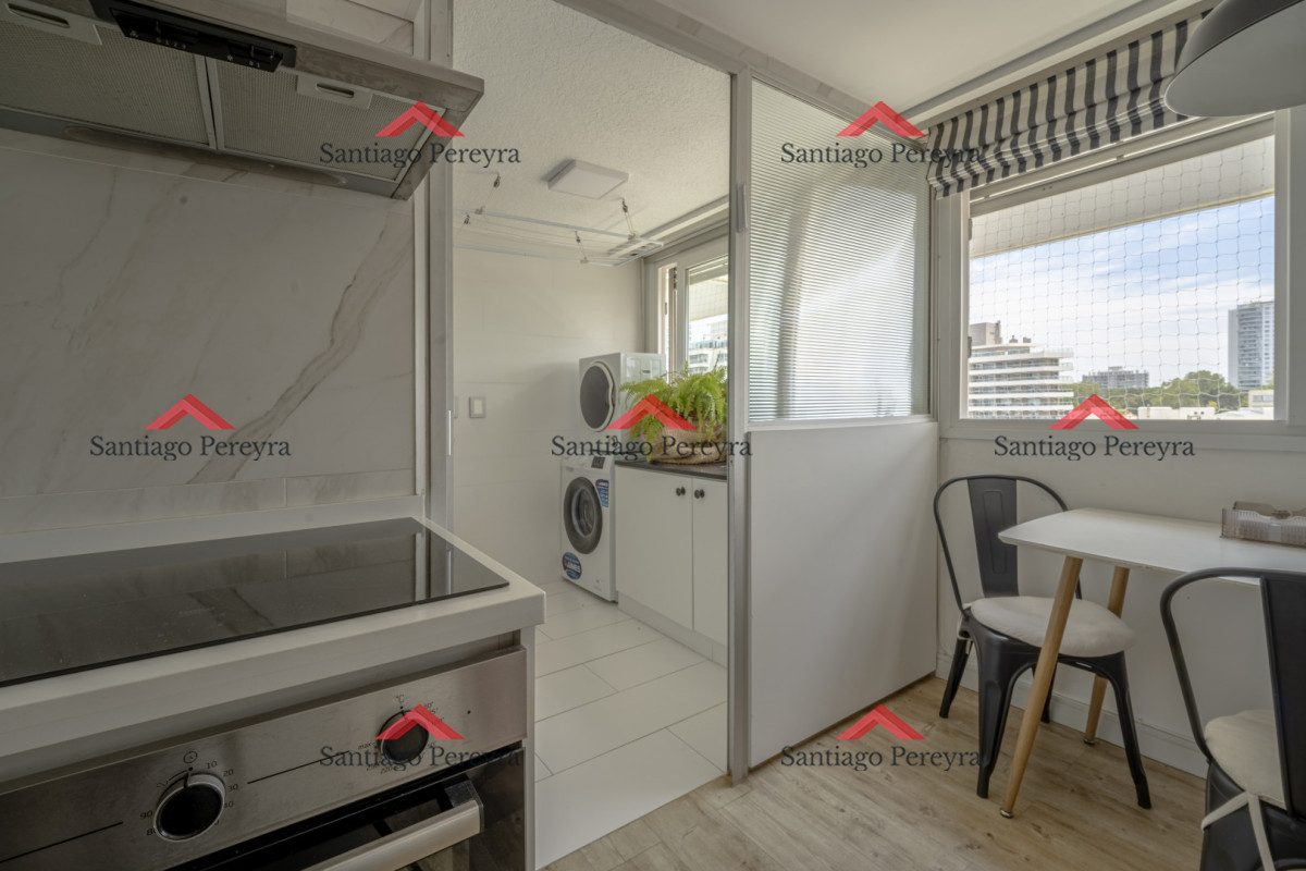 Apartamento ID.17089 - Apartamento en Punta del Este Tiburón I en 1ra Línea de Brava Totalmente Reciclado