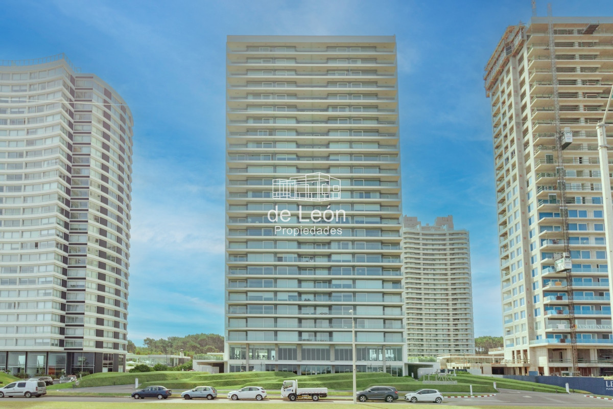 Apartamento ID.15104 - Venta Apartamento en Punta del Este Le Parc III 1ra Línea Playa Brava