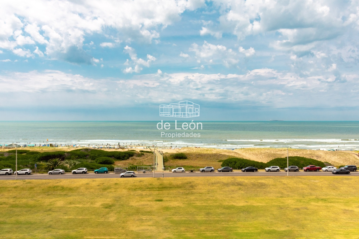 Apartamento ID.15104 - Venta Apartamento en Punta del Este Le Parc III 1ra Línea Playa Brava