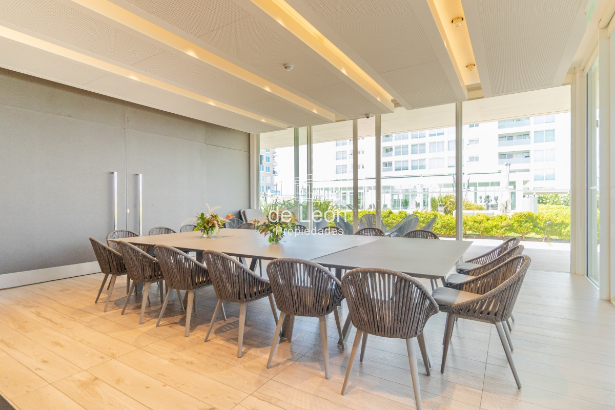 Apartamento ID.15104 - Venta Apartamento en Punta del Este Le Parc III 1ra Línea Playa Brava
