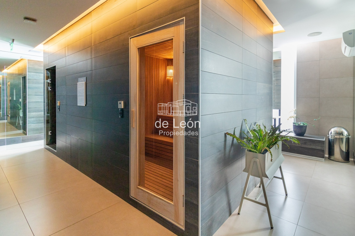 Apartamento ID.15104 - Venta Apartamento en Punta del Este Le Parc III 1ra Línea Playa Brava