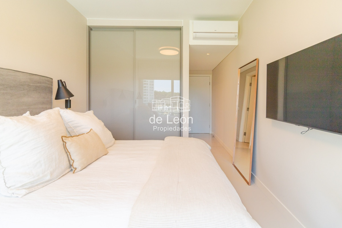 Apartamento ID.15104 - Venta Apartamento en Punta del Este Le Parc III 1ra Línea Playa Brava