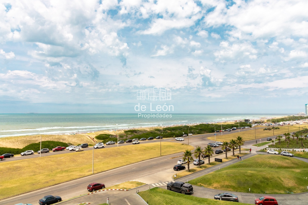 Apartamento ID.15104 - Venta Apartamento en Punta del Este Le Parc III 1ra Línea Playa Brava