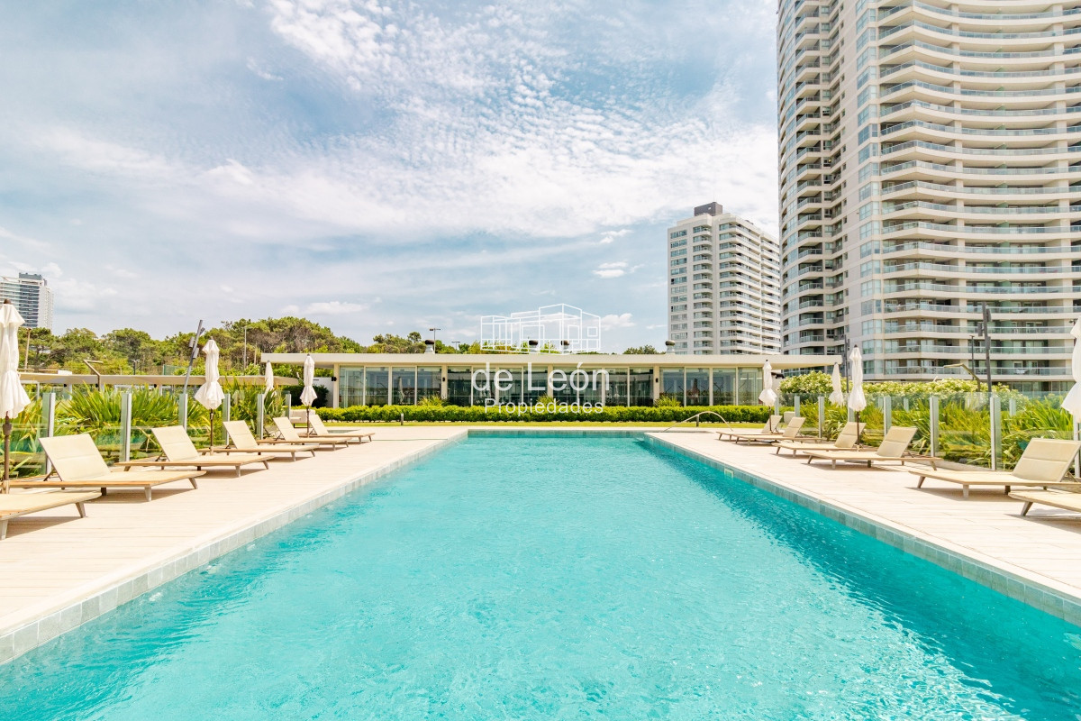 Apartamento ID.15104 - Venta Apartamento en Punta del Este Le Parc III 1ra Línea Playa Brava