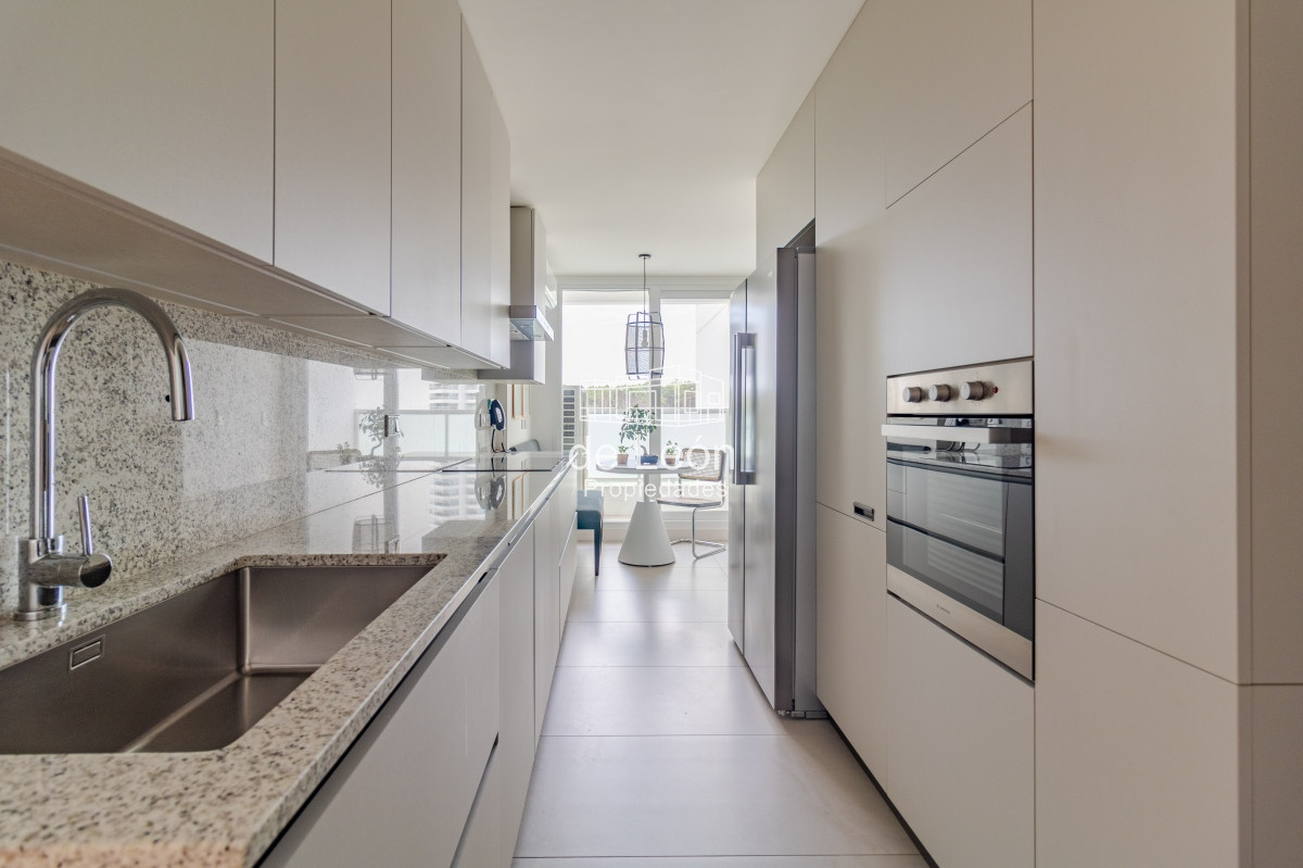 Apartamento ID.15104 - Venta Apartamento en Punta del Este Le Parc III 1ra Línea Playa Brava