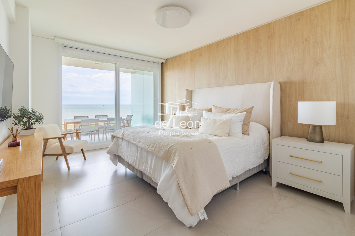 Apartamento ID.15104 - Venta Apartamento en Punta del Este Le Parc III 1ra Línea Playa Brava