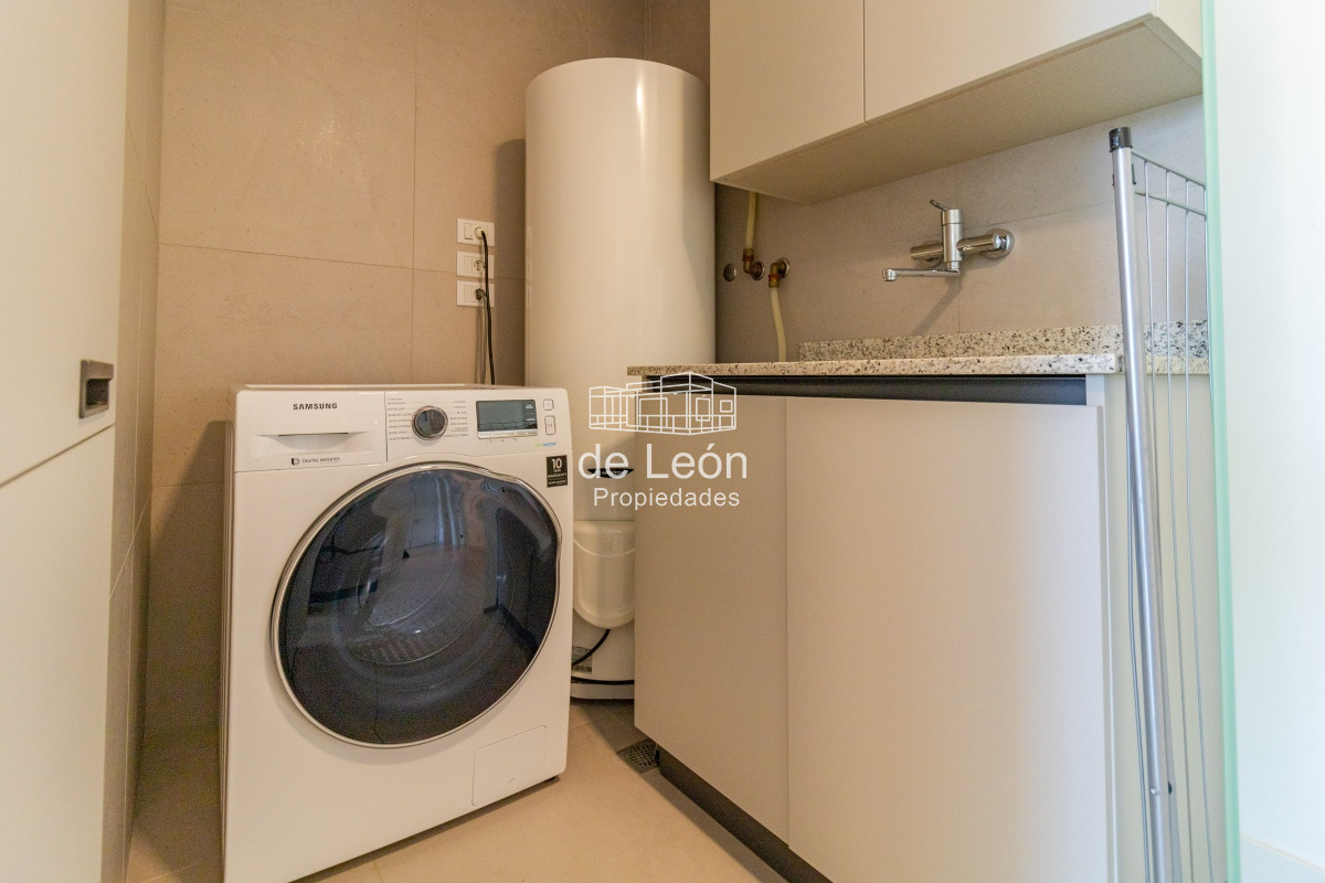 Apartamento ID.15104 - Venta Apartamento en Punta del Este Le Parc III 1ra Línea Playa Brava