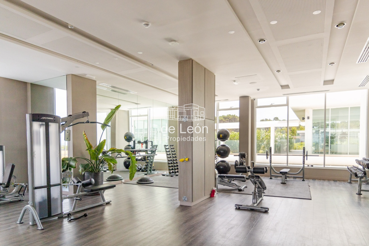 Apartamento ID.15104 - Venta Apartamento en Punta del Este Le Parc III 1ra Línea Playa Brava