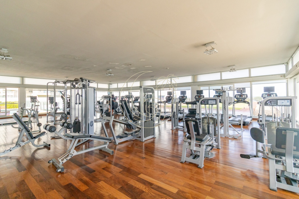 Apartamento ID.21092567 - Venta Apartamento en Punta del Este Le Parc II 1ra Línea Playa Brava