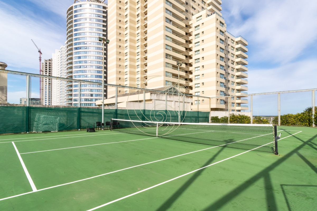 Apartamento ID.21092567 - Venta Apartamento en Punta del Este Le Parc II 1ra Línea Playa Brava