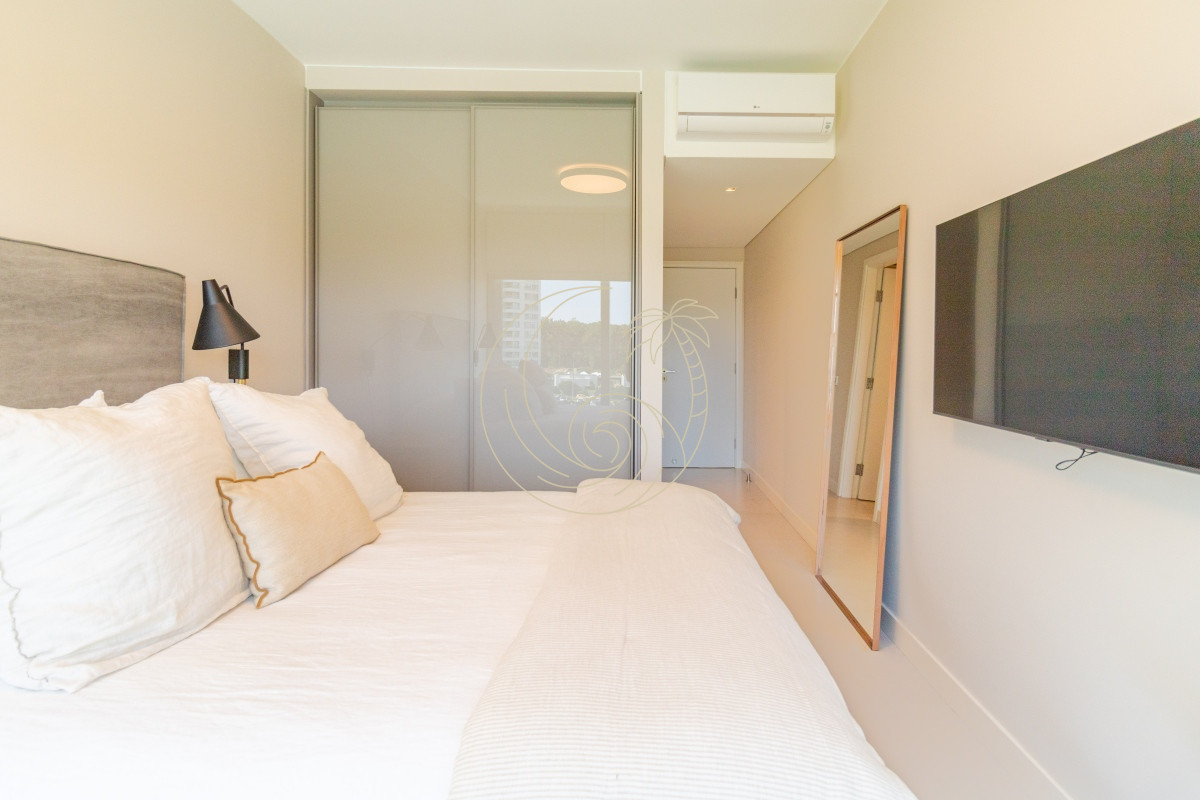 Apartamento ID.21092565 - Venta Apartamento en Punta del Este Le Parc III 1ra Línea Playa Brava