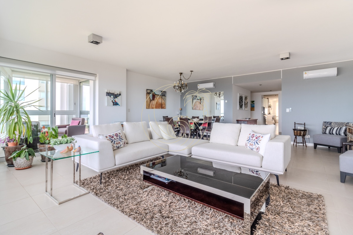 Apartamento ID.21092567 - Venta Apartamento en Punta del Este Le Parc II 1ra Línea Playa Brava