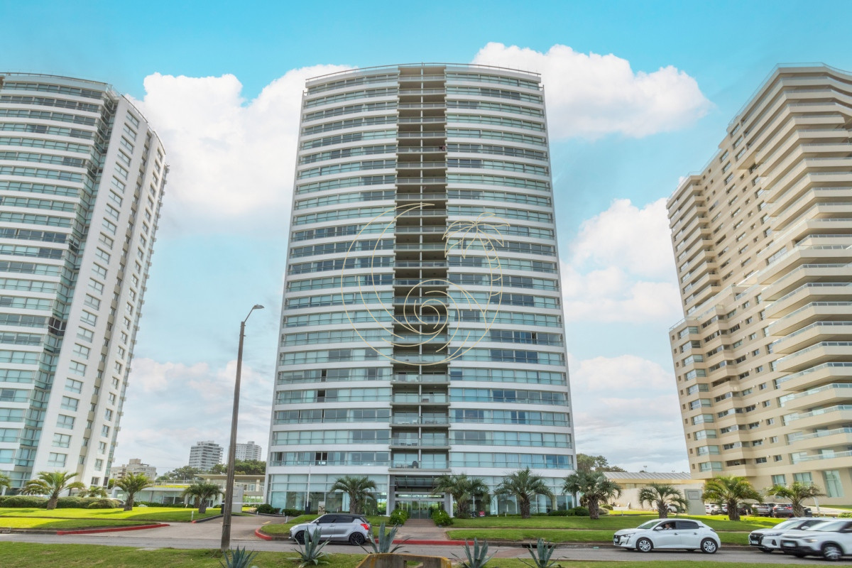 Apartamento ID.21092567 - Venta Apartamento en Punta del Este Le Parc II 1ra Línea Playa Brava