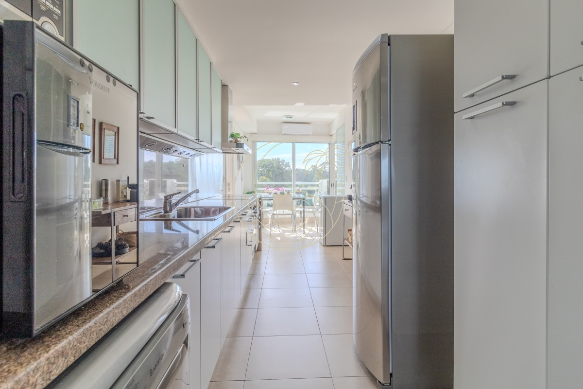 Apartamento ID.21092567 - Venta Apartamento en Punta del Este Le Parc II 1ra Línea Playa Brava