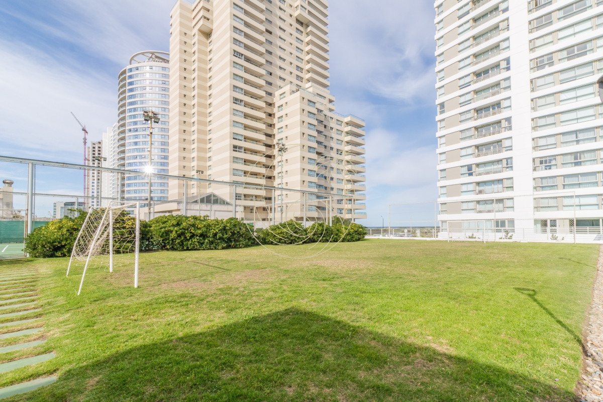 Apartamento ID.21092567 - Venta Apartamento en Punta del Este Le Parc II 1ra Línea Playa Brava