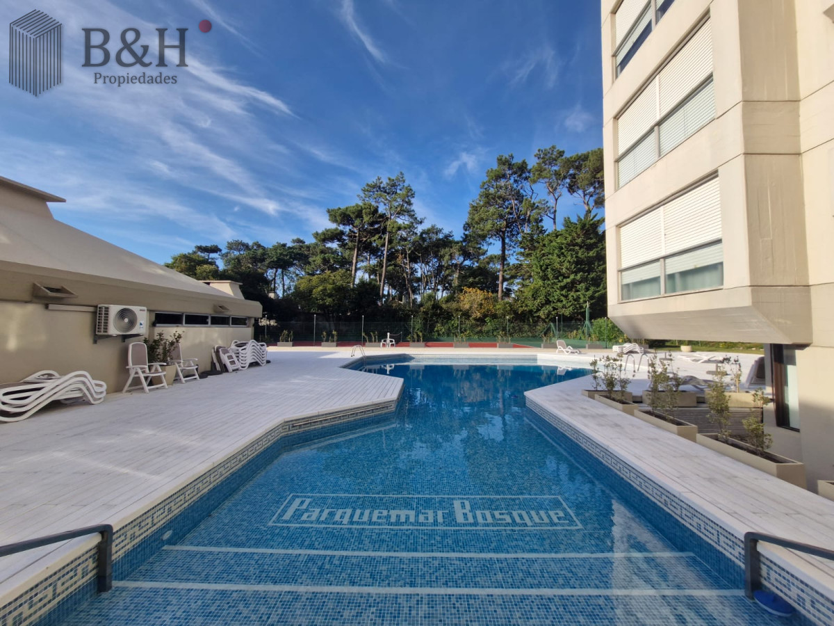 Apartamento ID.6429 - Venta Apartamento en Punta del Este Parquemar Bosque Semipiso en Zona Roosevelt