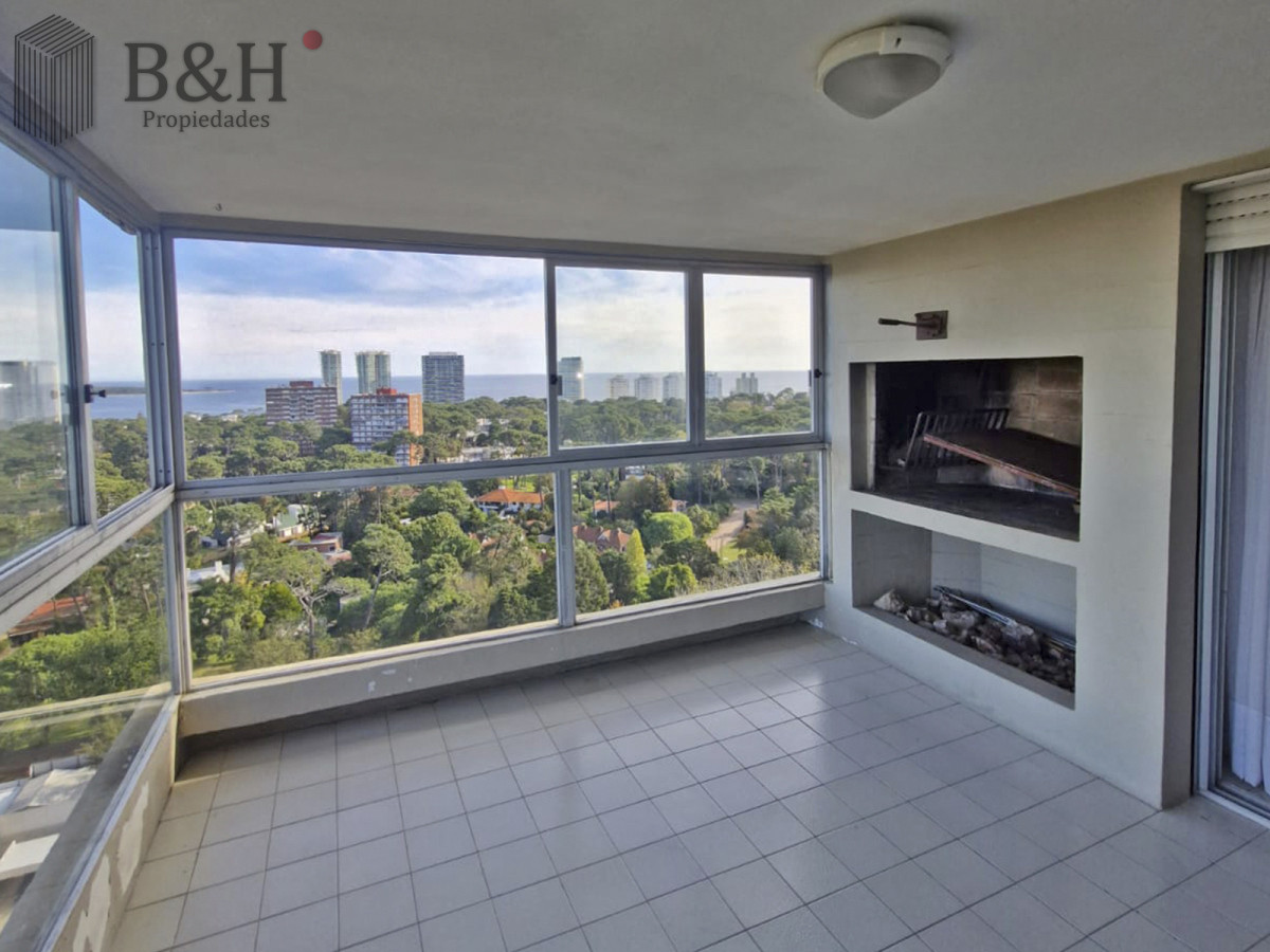 Apartamento ID.6429 - Venta Apartamento en Punta del Este Parquemar Bosque Semipiso en Zona Roosevelt