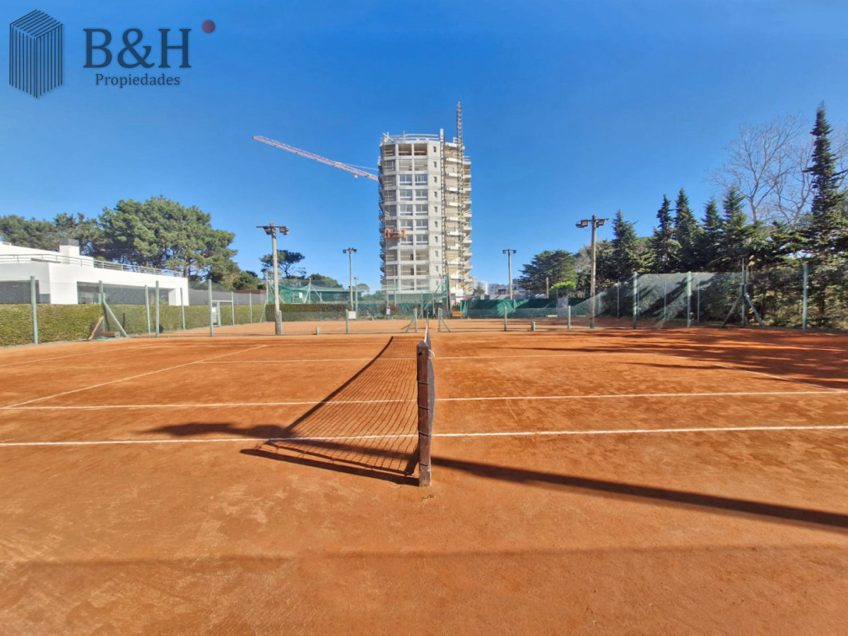 Apartamento ID.6371 - Venta Apartamento en Punta del Este Ocean Drive I en Roosevelt Brava 3 Dormitorios en Suite