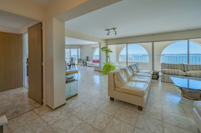 Venta Apartamento en Península- Punta del Este  