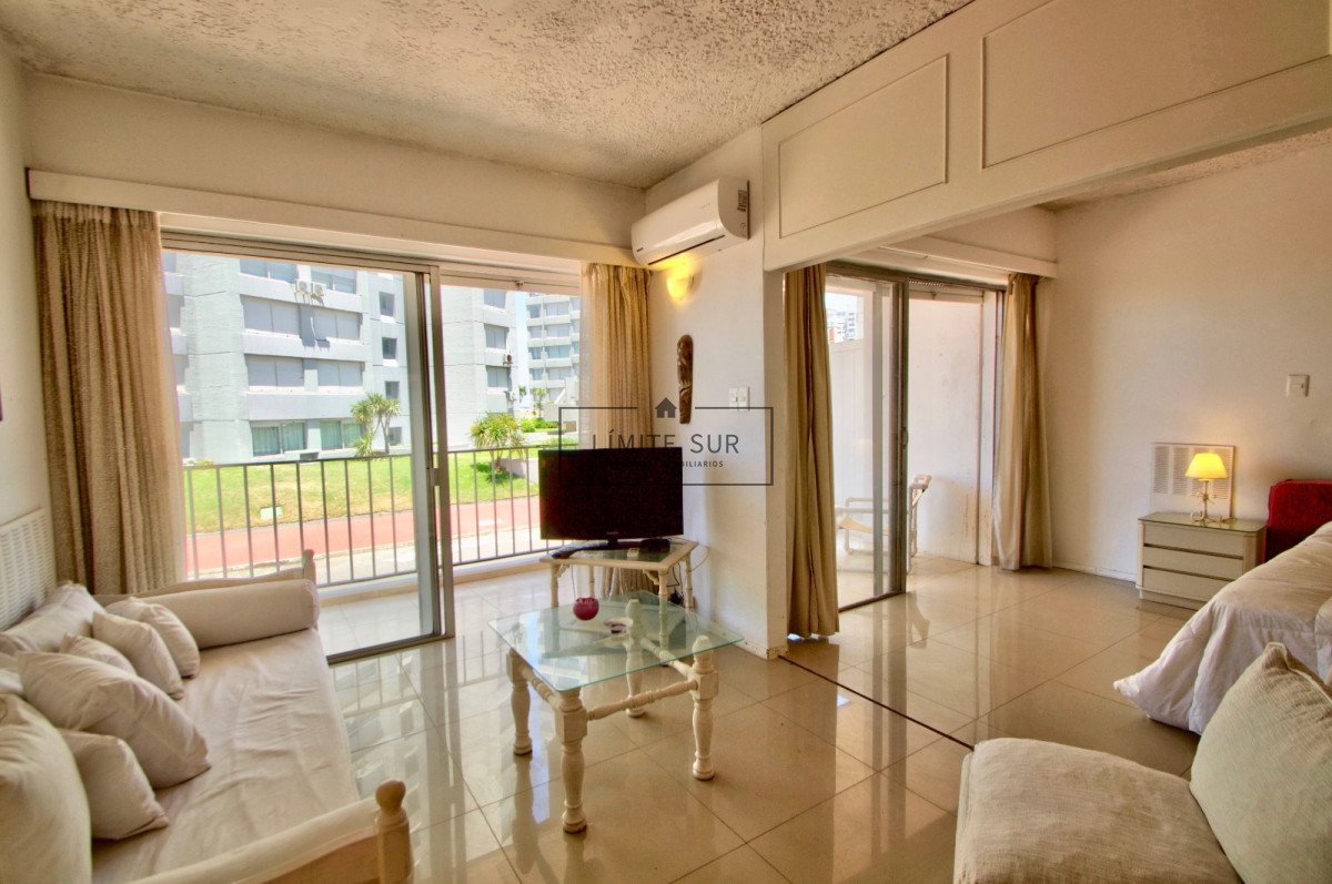 Apartamento ID.145 - Venta muy lindo departamento zona brava
