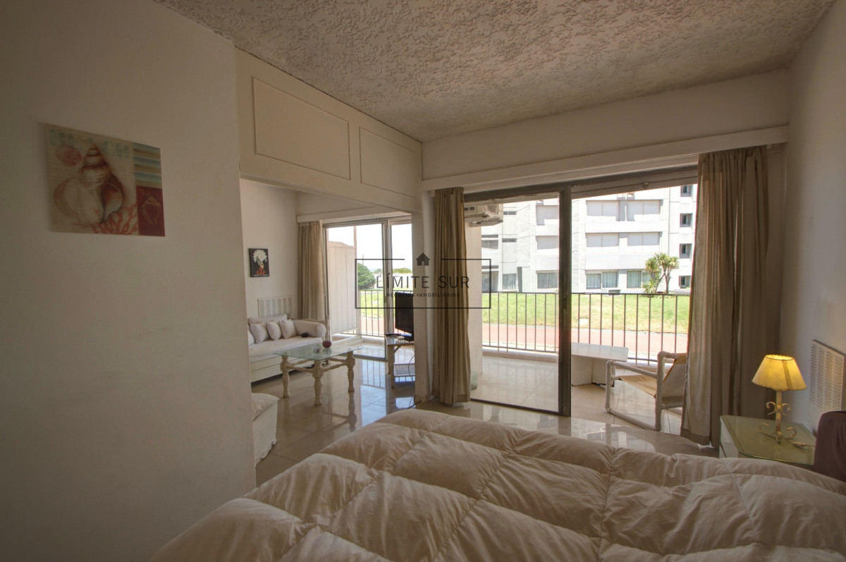 Apartamento ID.145 - Venta muy lindo departamento zona brava