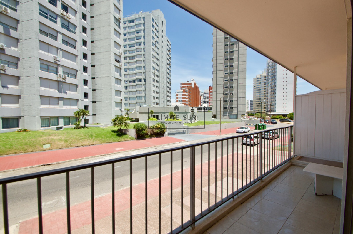 Apartamento ID.145 - Venta muy lindo departamento zona brava