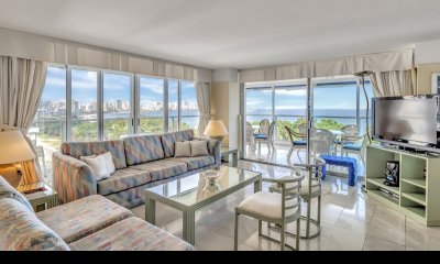 Venta Apartamento en Punta del Este Golden Gate 1ra Línea de Mansa