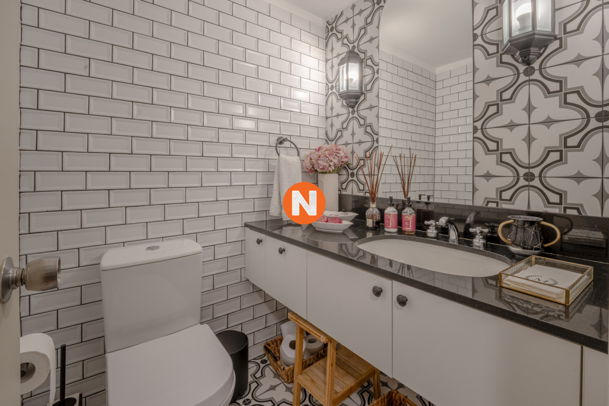 Apartamento Ref.224804 - Apartamento en Punta del Este Tiburón I en 1ra Línea de Brava Totalmente Reciclado