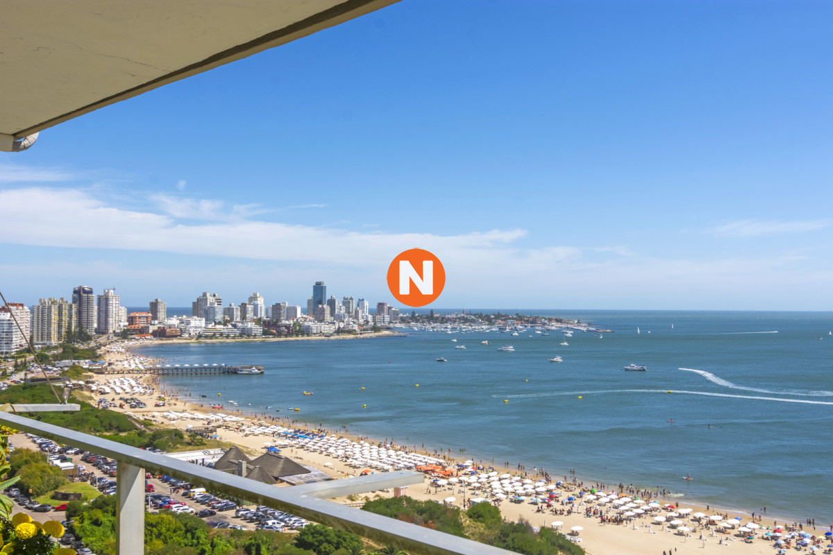 Apartamento Ref.225408 - Apartamento en Punta del Este Mansa Edificio Tequendama II 4 Dormitorios Parrillero Propio