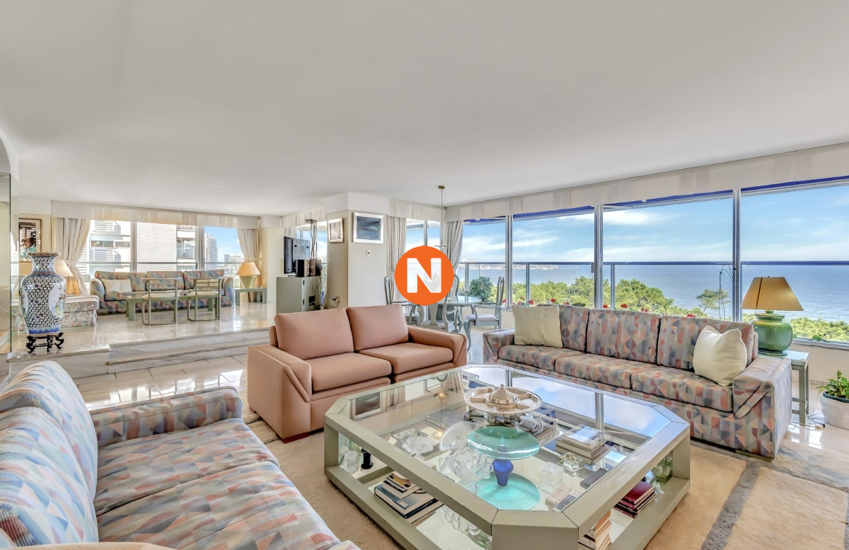 Apartamento Ref.223200 - Venta Apartamento en Punta del Este Golden Gate 1ra Línea de Mansa