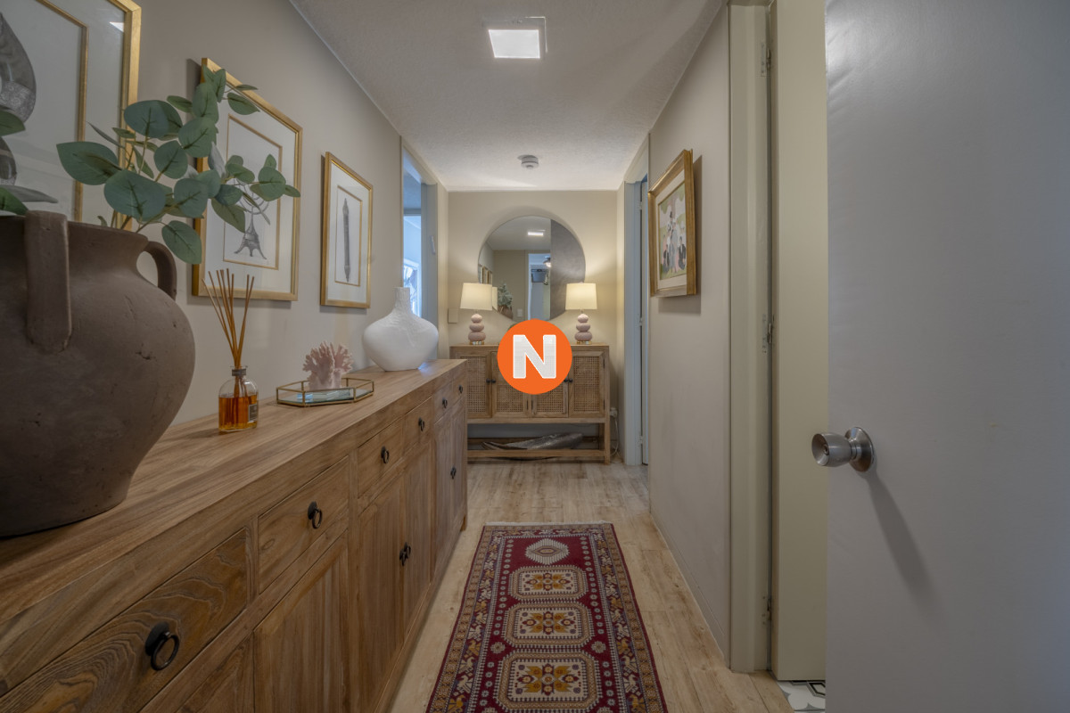 Apartamento Ref.224804 - Apartamento en Punta del Este Tiburón I en 1ra Línea de Brava Totalmente Reciclado