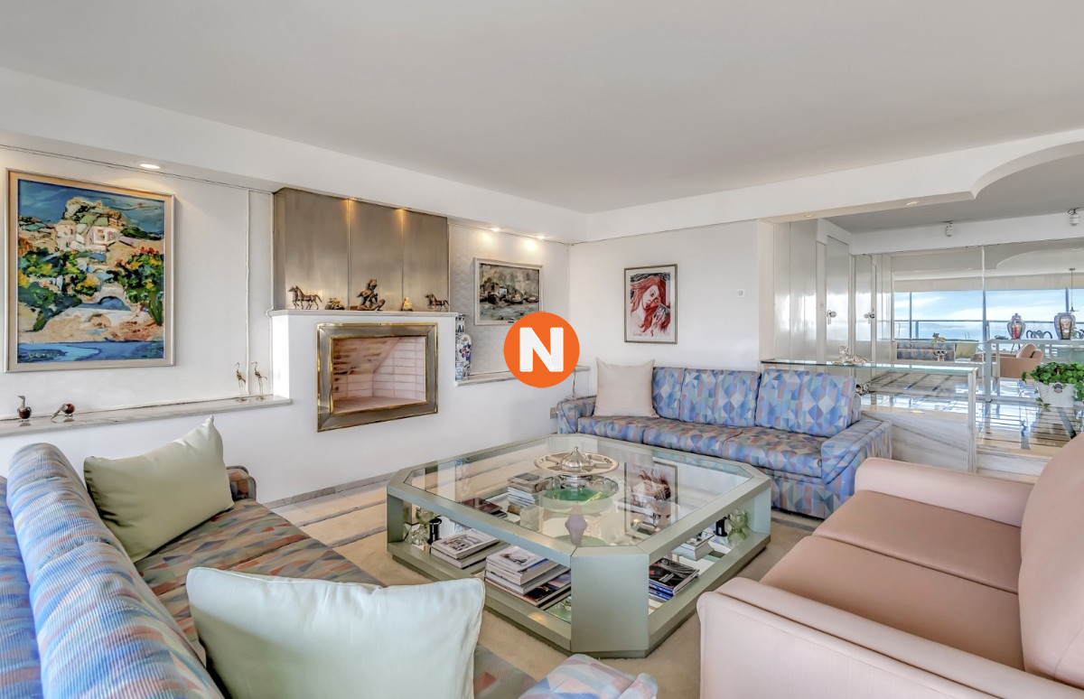 Apartamento Ref.223200 - Venta Apartamento en Punta del Este Golden Gate 1ra Línea de Mansa
