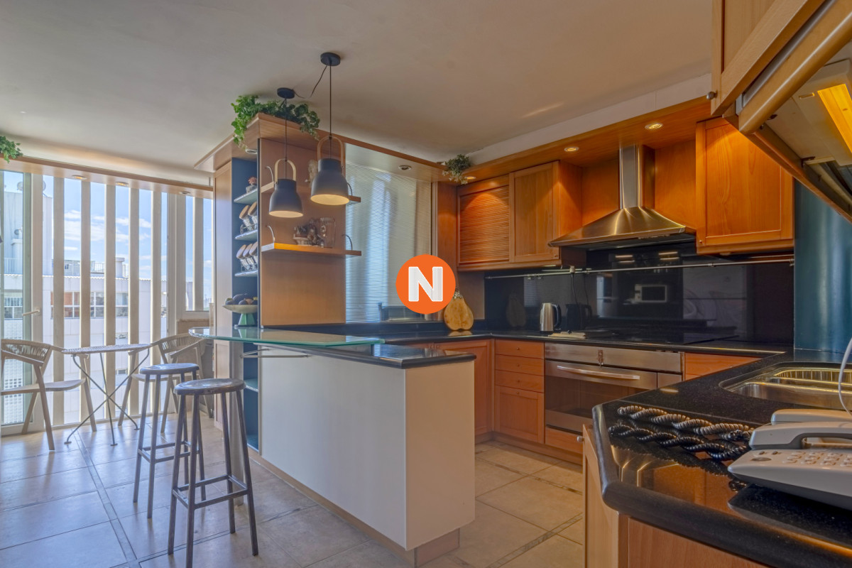 Apartamento Ref.225408 - Apartamento en Punta del Este Mansa Edificio Tequendama II 4 Dormitorios Parrillero Propio