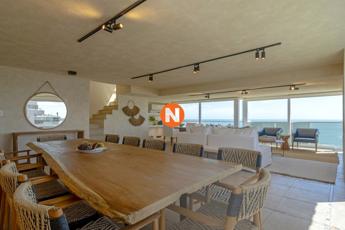 Apartamento Ref.225408 - Apartamento en Punta del Este Mansa Edificio Tequendama II 4 Dormitorios Parrillero Propio
