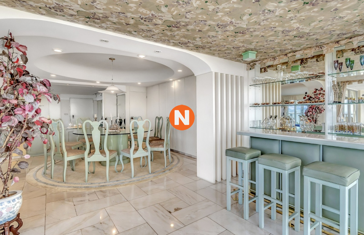 Apartamento Ref.223200 - Venta Apartamento en Punta del Este Golden Gate 1ra Línea de Mansa