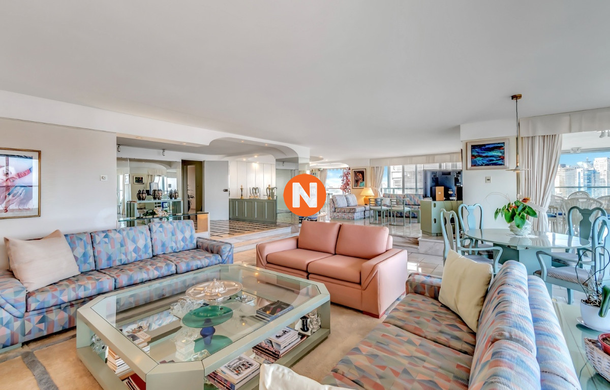 Apartamento Ref.223200 - Venta Apartamento en Punta del Este Golden Gate 1ra Línea de Mansa