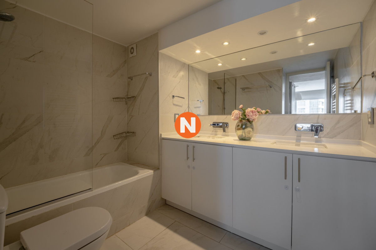 Apartamento Ref.224804 - Apartamento en Punta del Este Tiburón I en 1ra Línea de Brava Totalmente Reciclado